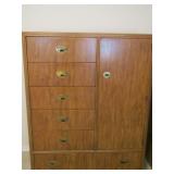DREXEL Chest OF Drawers - 6 DRAWERS & 1 CABINET 54 X 43 X 19 very clean and in great condition