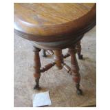 ORGAN STTOL CLAW ON BALL FEET