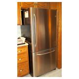 Stainless GE Bottom Freezer Refrigerator Model #GDS20SBSDSS, 19.5 CF, 68"H x 31.75"W x 30"D With Ori