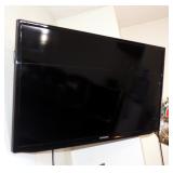 30" Samsung Television Model # UN32EH5000F Includes Remote And TV Wall Mount 