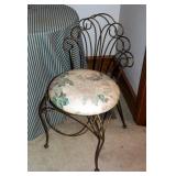 Small Round Table 25" x 20" With 28" Metal Vanity Chair