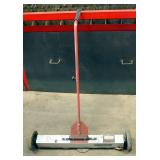 Tool Shop 30" Magnetic Sweeper