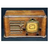 True Tune Table Top Radio With Tubes, Model D-724