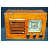 Wood Cased Radio With Original Knobs Broadcast Kilocycles, Meters