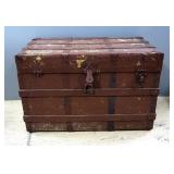 Antique Large Steamer Trunk 34.25"W x 22"H x 20"D Antique Large Steamer Trunk 34.25"W x 22"H x 20"D