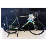 Giant Large Mens Contend SL 1 Road Bicycle, New With PR 2 Wheels And Tubeless Tires