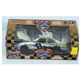 Diecast 1:24 Hut Stricklin #8 Circuit City NASCAR 50th Anniversary Monte Carlo