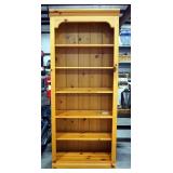 Ethan Allen Book Case/Display Case Model 19-9322 With 2 Fixed Shelves And 3 Adjustable Shelves, Matc