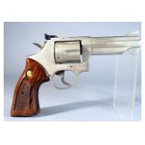 Taurus Model 66 .357 Magnum 6-Shot Revolver SN# JE301424, With 3 Speed Loaders, In Hard Case