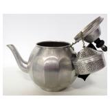 Pyrex 1.5 qt Casserole Dish In Everlast Aluminum Holder With Lid, Aluminum Teapot And Serving Tray