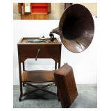 Victor Talking Machine Company Victrola Pre 1917 Model V-XXV ("Schoolhouse" Model) Phonograph Player
