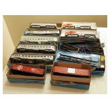 Athearn Miniature HO Santa Fe Train Cars Qty 7 And 2 Engines, With Track