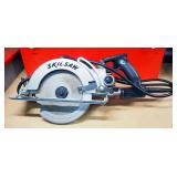Skilsaw 7-1/4" Worm Drive Saw Model 77, Powers On, With Manual, In Case