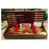 Oneida 77 Piece Community Gold Electroplate Flatware Set In Felt Lined Wood Storage Box