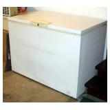 Kenmore 15 Chest Freezer With 3 Wire Storage Baskets, 35" x 48" x 29", Plugged In And Working