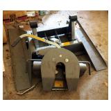 B & W 5th Wheel Hitch, Serial Number 39491, 36" x 32.5"