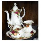 Royal Albert "Old Country Roses" China Coffee And Tea 12-Place Setting Service Set Including Cups, S