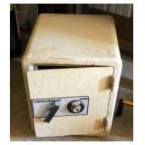 Sentry Valuegaurd Combination Safe Model 1330, 23" x 17" x 17"