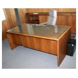 Solid Wood 5 Drawer Executive Office Desk With Glass Top, 29" x 71" x 36" And Upholstered Rolling Of