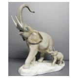 Lladro "Two Elephants" Porcelain Figurine No. 1151, Sculptor Fulgencio Garcia, 12" High