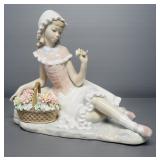 Lladro "Admiration" Porcelain Figurine No. 4907, 6.75" High