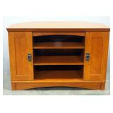 Media Console With Two Center Adjustable Shelves And Two Storage Cabinets, Each With One Adjustable 