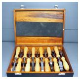 12 Piece Wood Chisel Set No. 7582 In Wood Case