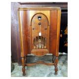Antique Airline Radio Cabinet With Tube Receiver
