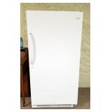 Frigidaire Refrigerator, Powers On