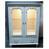 Stanley Lighted Two Door Curio Cabinet /Doll Chest W/ 2 Adjustable Glass Shelves And Lower Drawer St