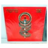 Fleetwood Mac, Dire Straits, And Toto Vinyl LPs And CD, Various Titles, Total Qty 5