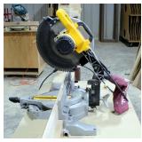 Dewalt Model DW715, 12" Compound Miter Saw with Table, Powers On