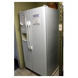 Frigidaire Side By Side Refrigerator Freezer, Model JSI-23, 69.5" x 33.5" x 34"