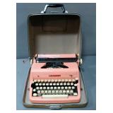 Vintage Royal Quiet De Luxe Typewriter In Hard Case