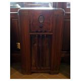 Vintage Philco Tube Radio, Model 640, 39.5" x 24" x 11