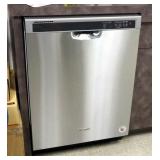 Whirlpool Automatic Dish Washer, Model # WDF520PADM7, 34" x 24" x 24"