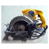 DeWalt 7-1/4" Circular Framing Saw DW378G, Powers On
