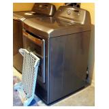 Kenmore Elite Gas Dryer, Model 71523210, 44" x 27.5" x 26", Powers On