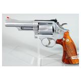 Smith & Wesson 19-5 S&W .357 Magnum 6-Shot Revolver SN# ABK3381, 4" Bbl, In Wood Display Box