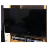 Vizio 50in Smart TV, Model E500I-B1, With Remote And Digital Antenna, Powers On