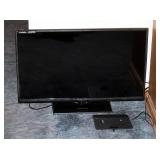 Sceptre 32in Flat Screen TV With HDMI Connections, Digital Antenna And Remote, Powers On