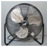 Comfort Zone Floor Fan Model CZHV18B, Powers On