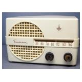 Emerson Radio Model 652 Series B, Powers On