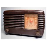 Philco Transitone Radio Model 48-200, Powers On