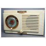 General Electric Radio Alarm Clock Model 501, Powers On