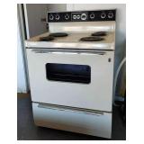 GE Electric Range, Model JBS260F4AB, 45.5" x 30" x 26.5"