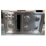 Jenn-Air Commercial Gas Stovetop Model JGD3536BS00, 5 Total Burners