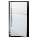 General Electric Refrigerator/Freezer Model TBX18ALB, With Water Line And Can Sorters, Powers On