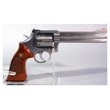 Smith & Wesson 686 S&W .357 Magnum 6-Shot Revolver SN# AJM5799, In Box