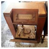 Antique Philco AM/FM Phonograph Short Wave Radio Cabinet, Model 46-1226, 36.5" x 26" x 15"
